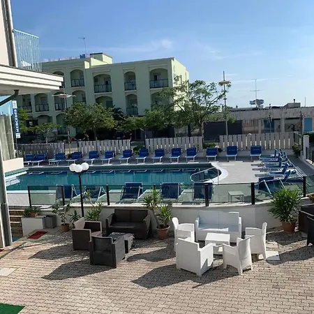 Mercedes Hotel 3*