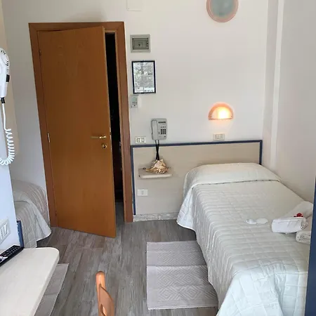 Hotell Mercedes 3*