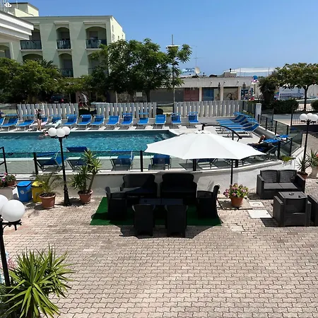 Mercedes Hotel 3*