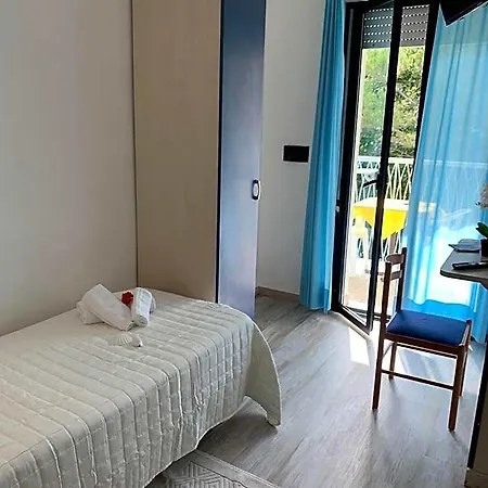 Hotel Mercedes 3*
