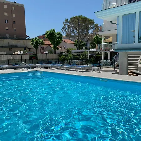 Mercedes Hotel 3*